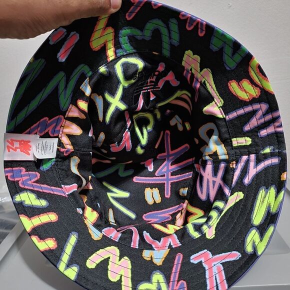 Adidas Love Unites Pride Reversible Bucket Hat Unisex  Cap Multicolor HL1707 NWT - Picture 5 of 8